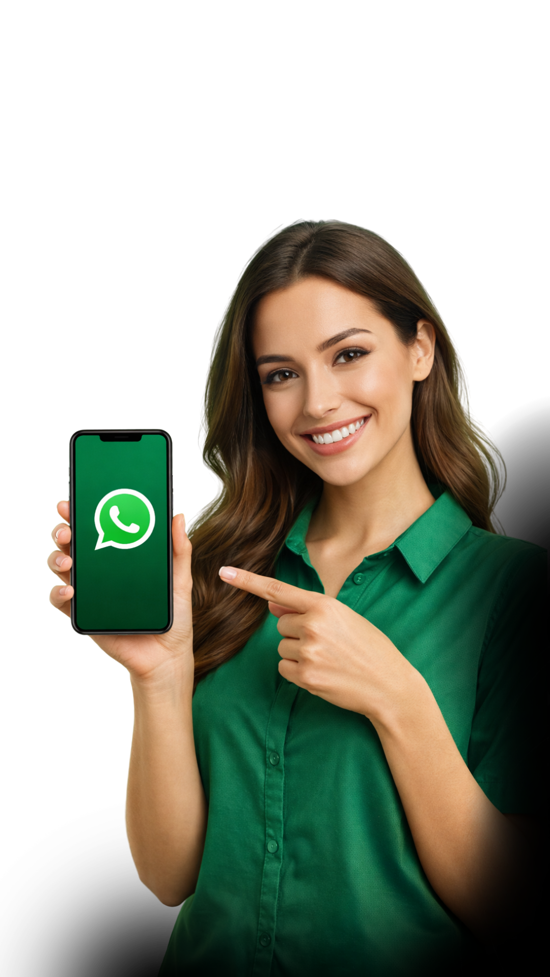 Mulher sorridente apontando para um celular com o logo do WhatsApp