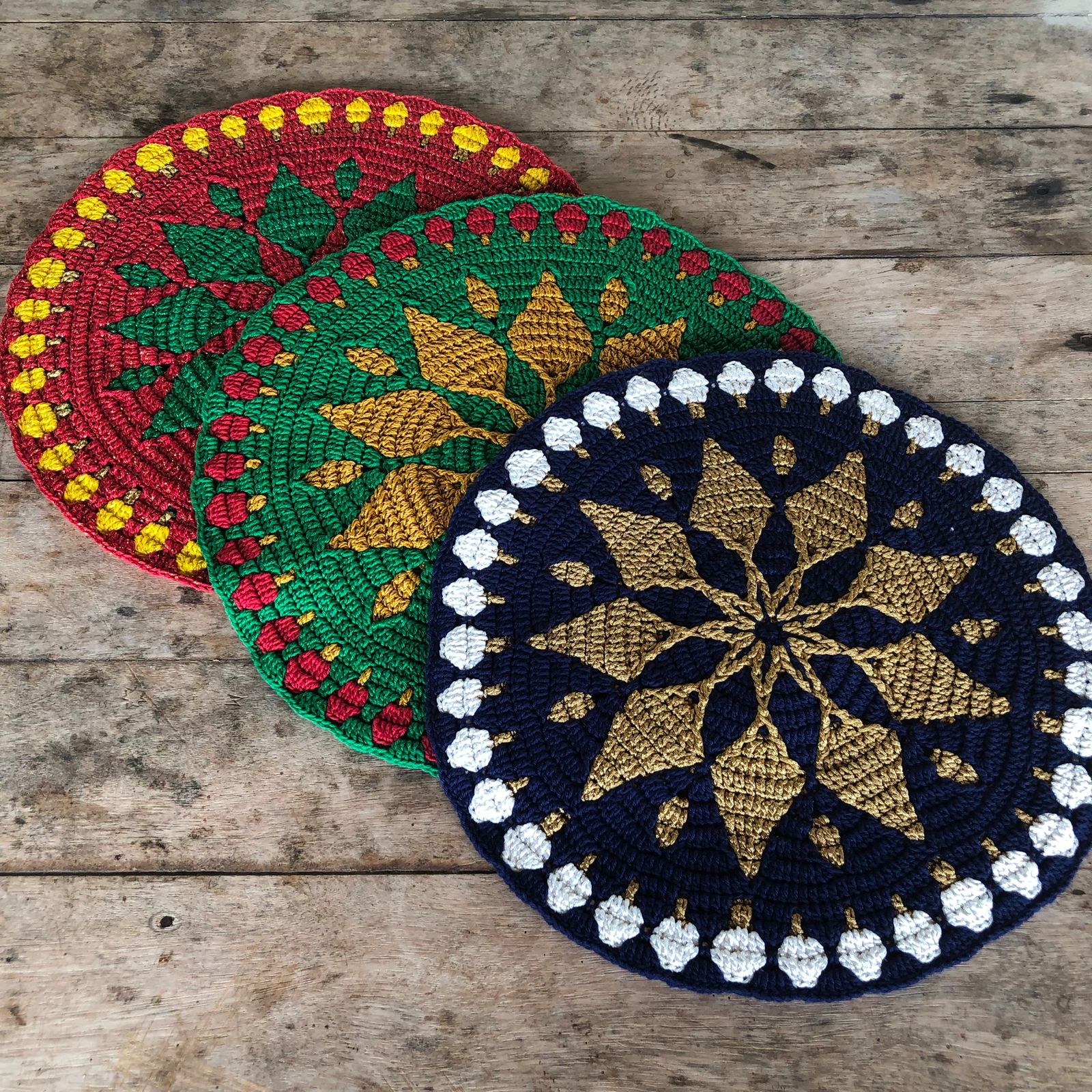 Detalhe dos pontos do mosaico crochet