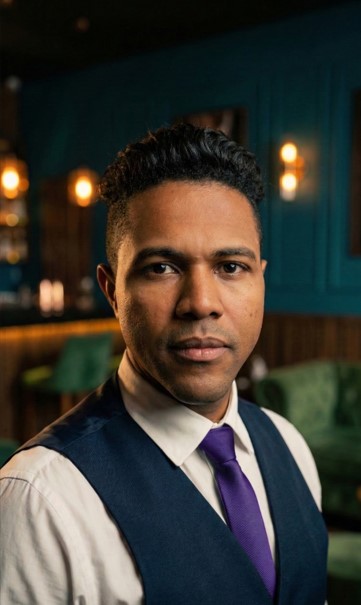 Prof. Edilson Aguiais