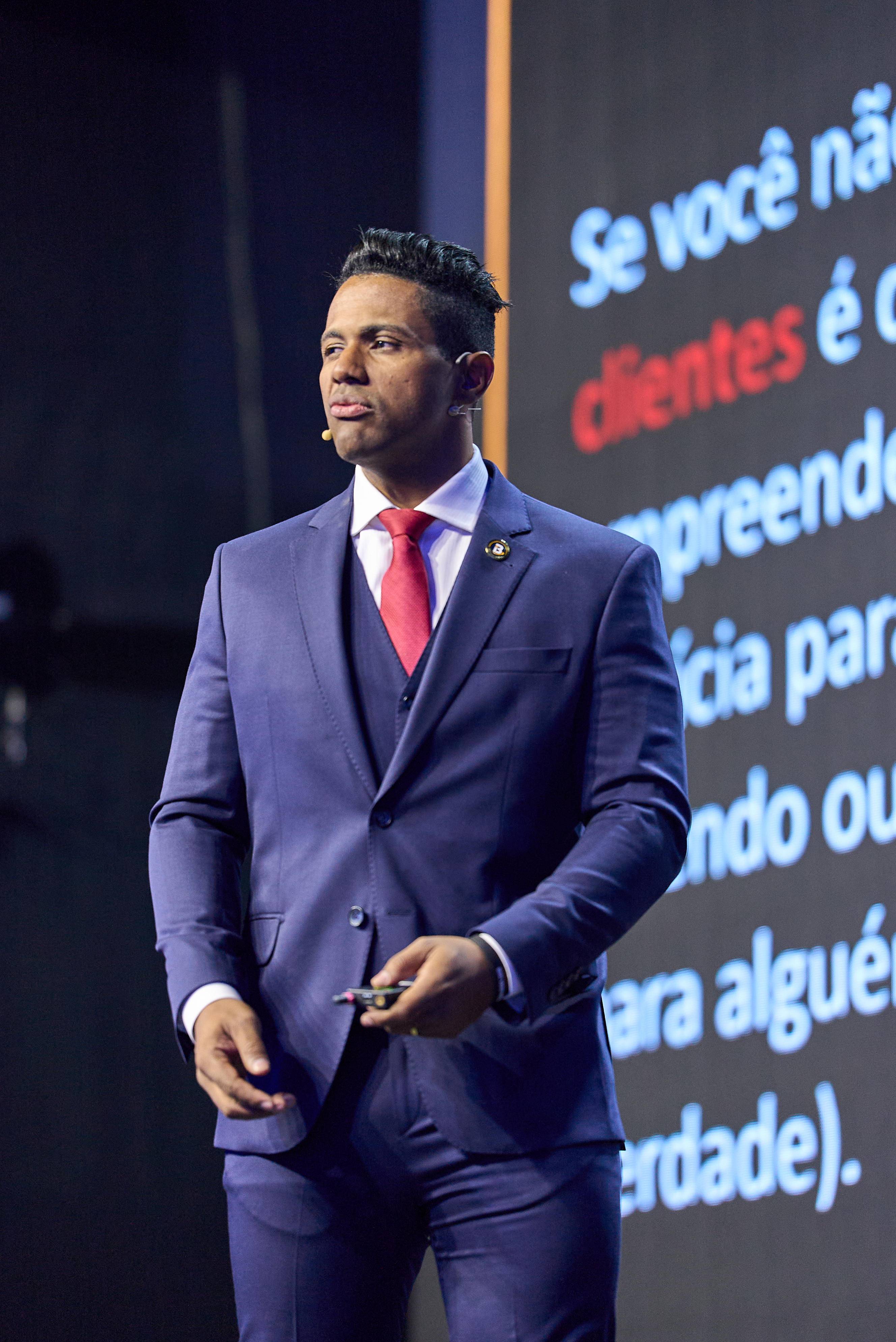 Professor Edilson Aguiais - Especialista em Perícia