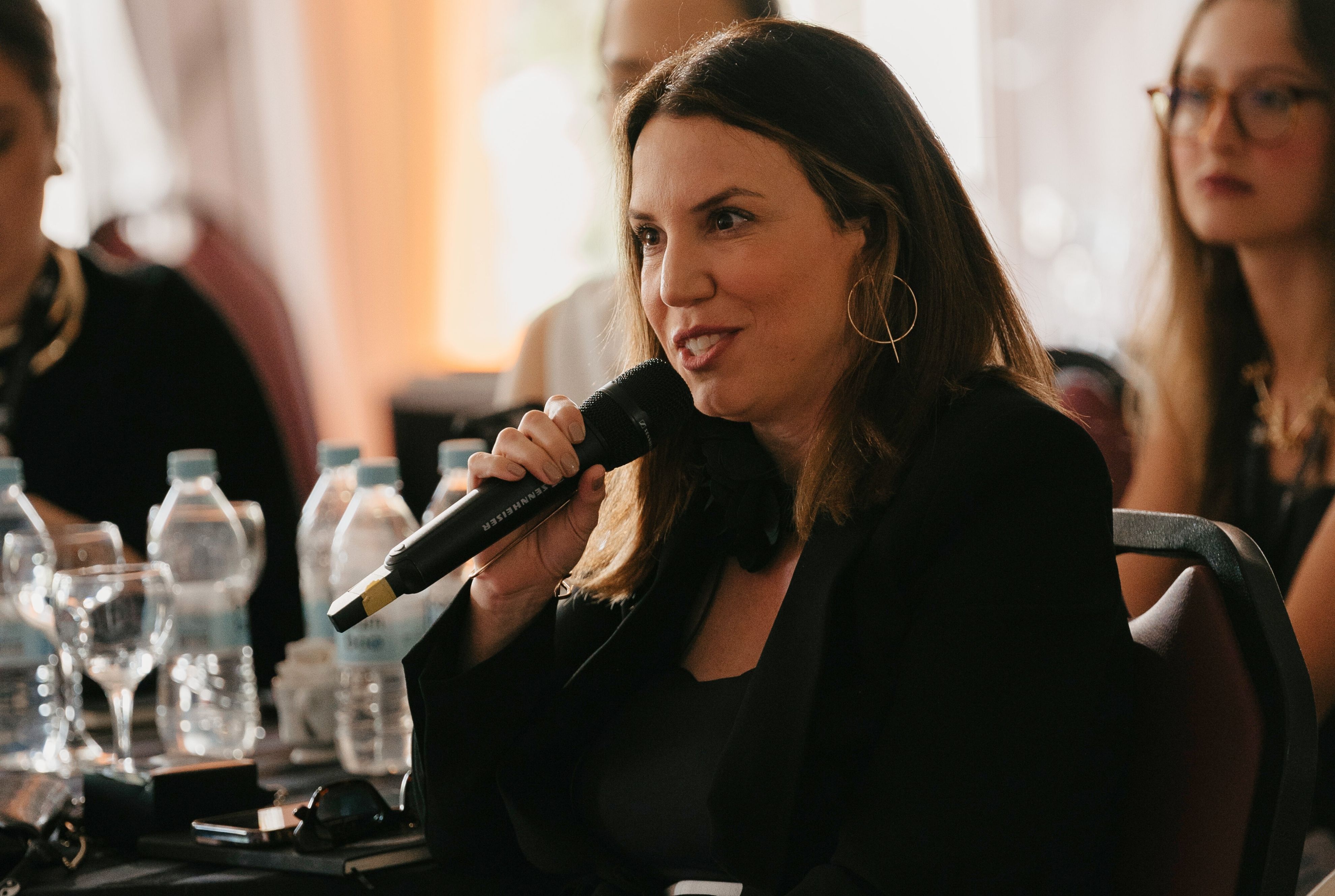 Descreva a imagem...