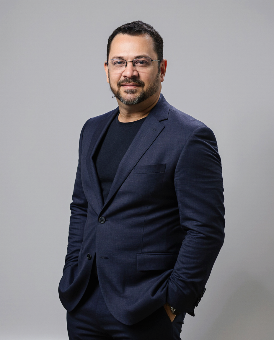 Foto profissional do Dr. Rogério Henrique