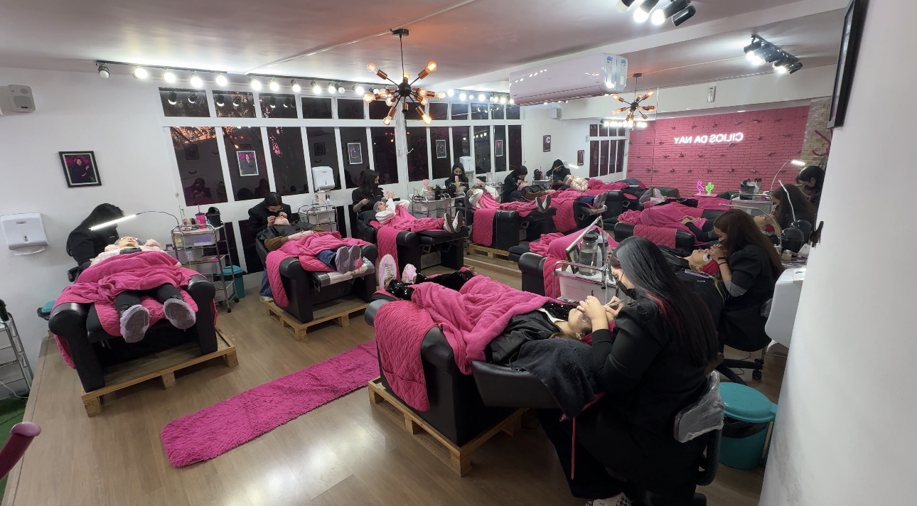 Equipe Cílios da Nay