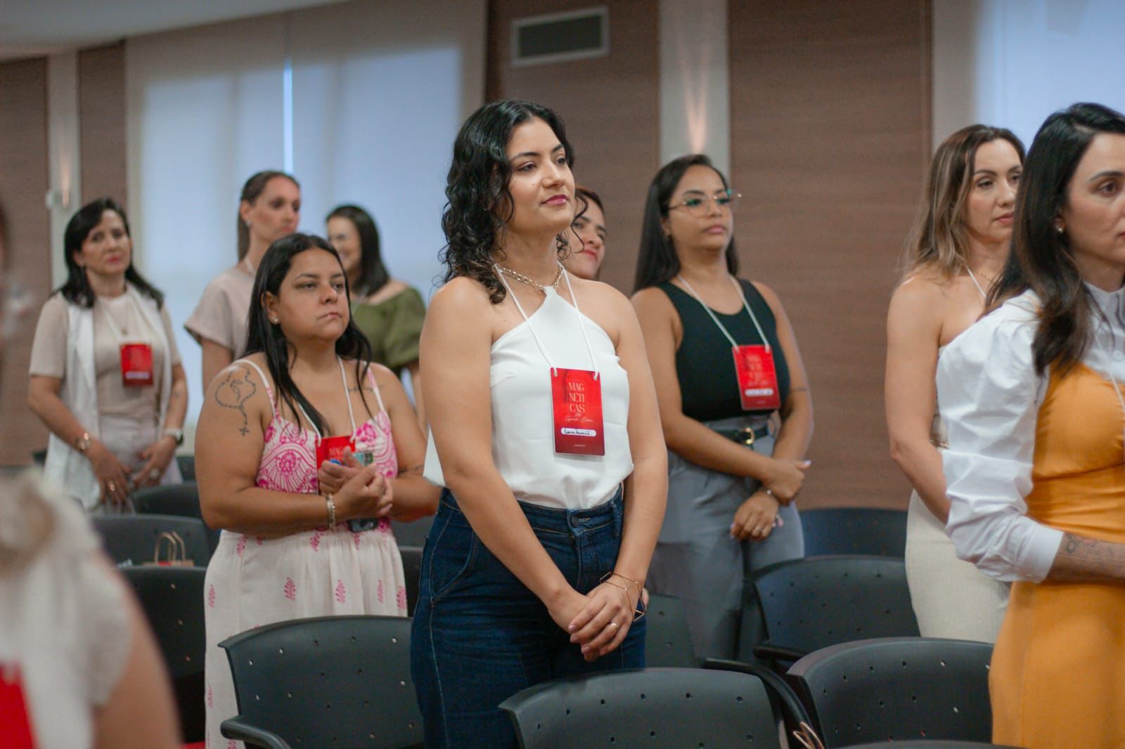 Imagem de Mulher Magnética