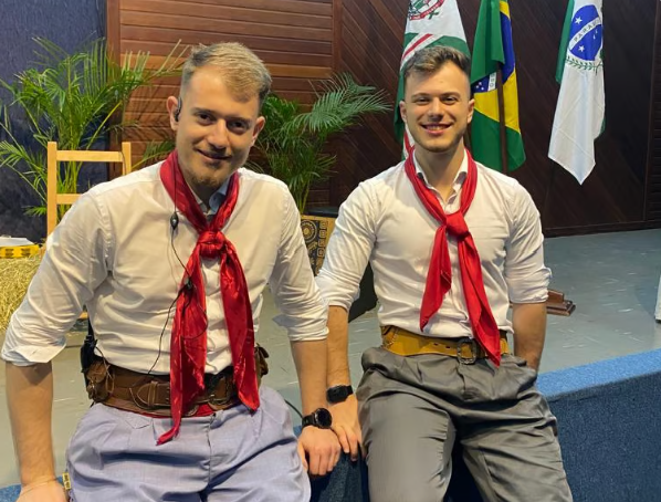 Foto dos Professores Gabriel Garcia e Jean Panisson